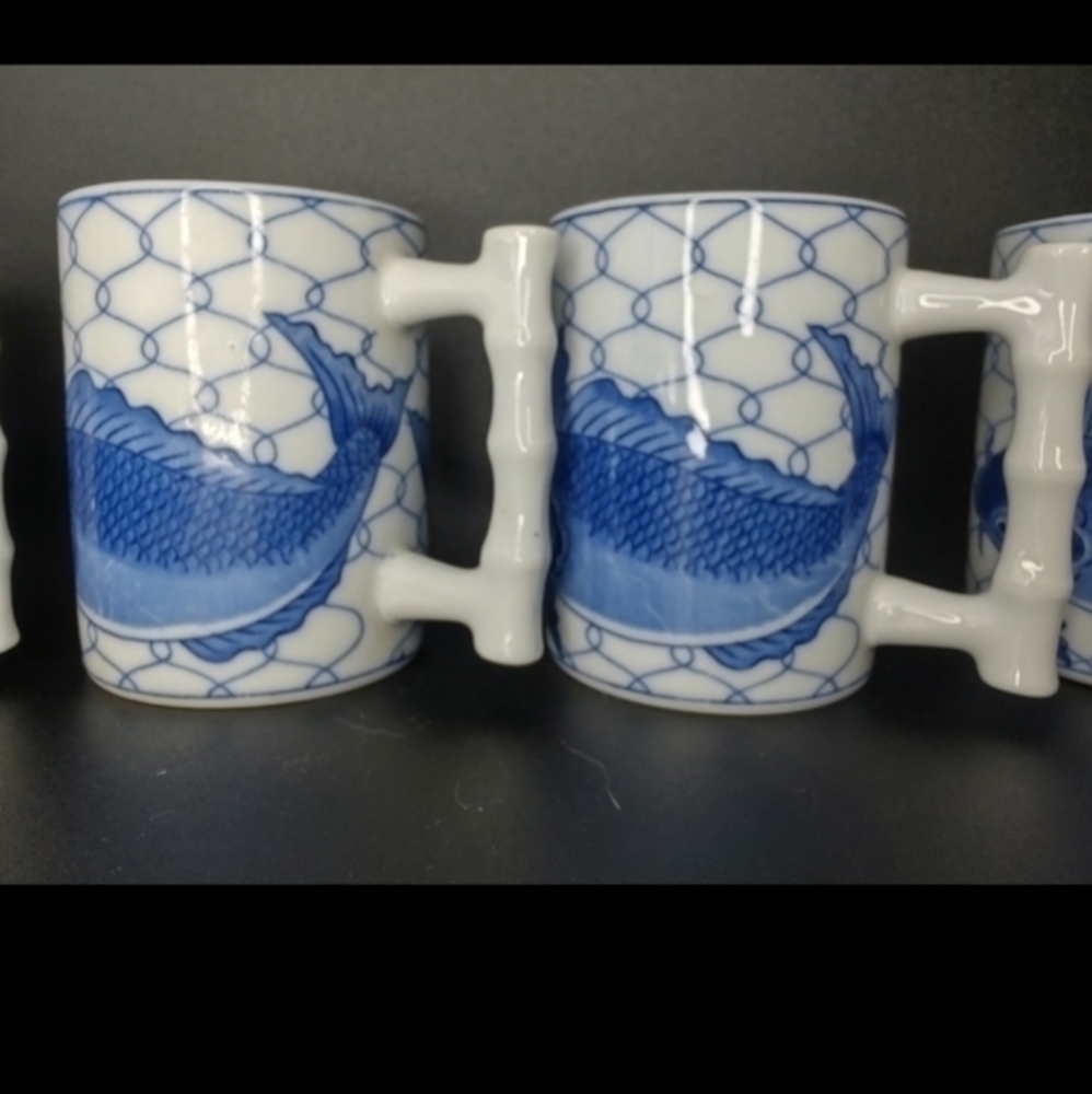 4 Oriental designed coffee‎ cups